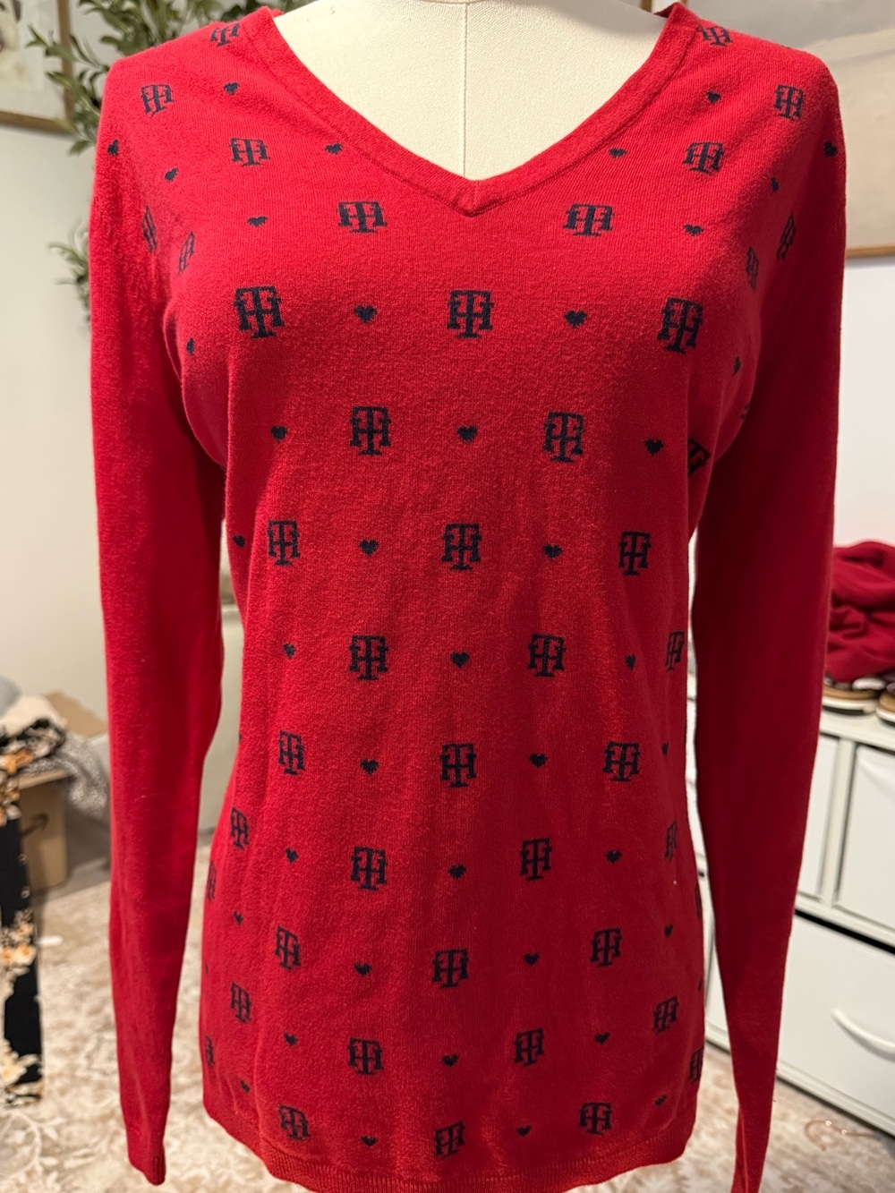 Tommy Hilfiger Red Heart Monogram V-Neck Sweater M